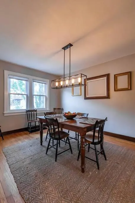 Holiday home Craftsmen Charmer With Easy City & Airport Access Pittsburgh