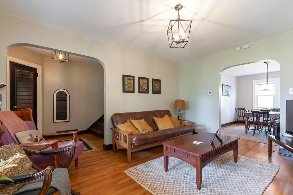 Holiday home Craftsmen Charmer With Easy City & Airport Access Pittsburgh